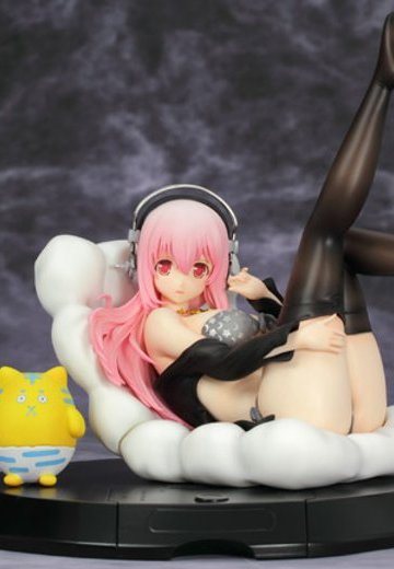 超级索尼子～比基尼＆ソファーver.～ブラックカラー