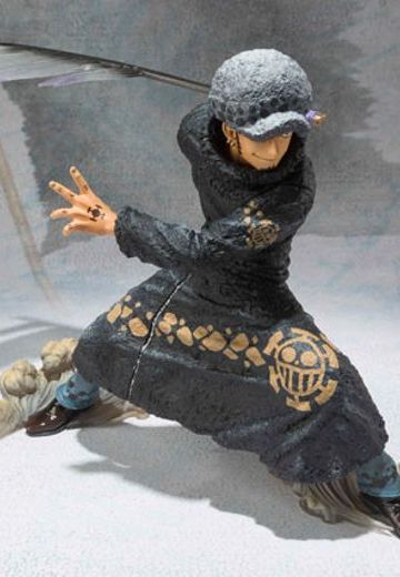FiguartsZERO 航海王 特拉法尔加·罗 战斗
