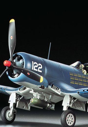 60325 1/32 沃特 F4U-1A 海盗 舰载战斗机