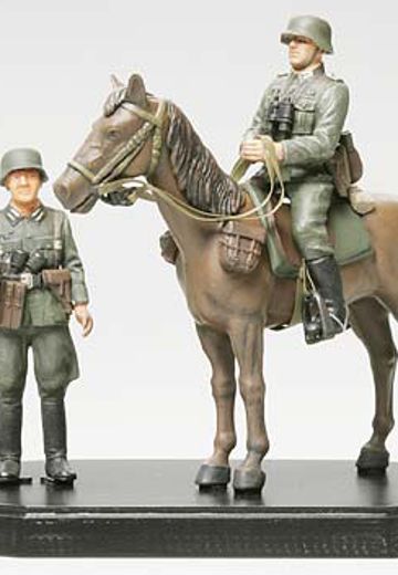 26011 1/35 德国 军官 骑马套装（完成品） | Hpoi手办维基