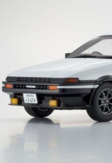 KYOSHO 原创 1/18 新剧场版 头文字D 丰田 Sprinter Trueno AE86 ＆ 藤原拓海手办