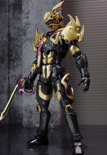 S.H.Figuarts  驰骑外传：假面骑士追猎者 超魔进追猎者