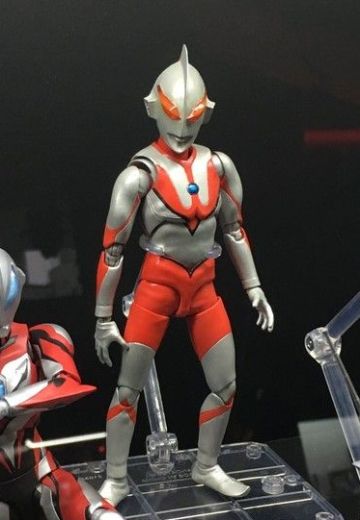 S.H.Figuarts   假奥特曼