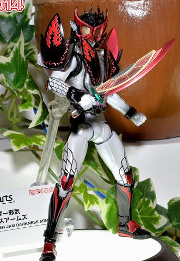 S.H.Figuarts 假面骑士：铠武 假面骑士邪武 黑暗武装 | Hpoi手办维基