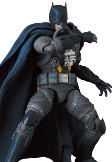 MAFEX 编号166 蝙蝠侠：缄默 STEALTH JUMPER BATMAN | Hpoi手办维基