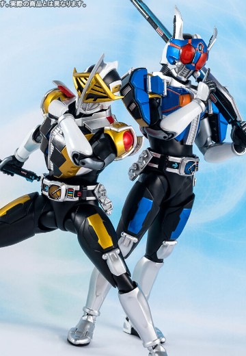 S.H.Figuarts(真骨雕制法) 假面骑士电王 圣竿形态 / 圣斧形态