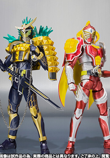 S.H.Figuarts 假面骑士铠武 菠萝武装 与 假面骑士巴隆 芒果武装 套装