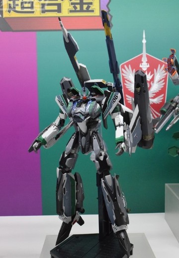 DX超合金 超时空要塞系列 VF-31AX 卡伊洛斯 进阶型 (伯格·康瓦尔特机) 对应超级配件套装