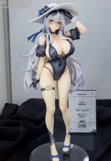 泳衣少女 紫苑