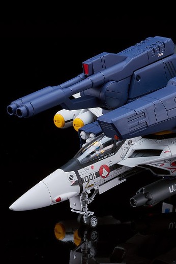 PLAMAX PX08 1/72 VF-1S 冲锋女武神战机 骷髅队长
