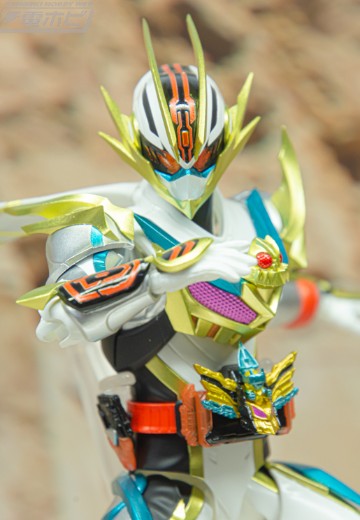 S.H.Figuarts 假面骑士白金歌查德