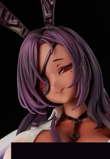 眼罩兔女郎