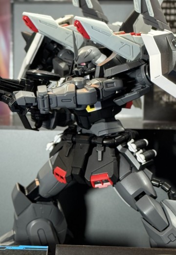 MG 1/100 烈焰型扎古幻影（迪亚卡·埃尔斯曼专用机）
