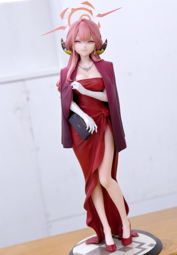 蔚蓝档案 陆八魔爱露（礼服）