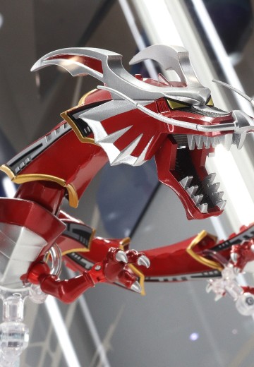S.H.Figuarts 深红之龙