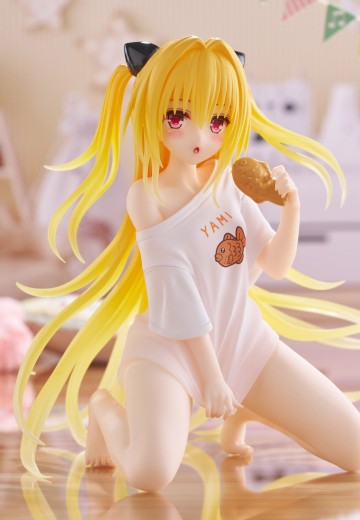 出包王女DARKNESS 可爱桌摆人偶  金色暗影~居家服造型~