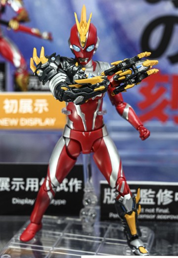 S.H.Figuarts 奥美迦奥特曼白虎装甲