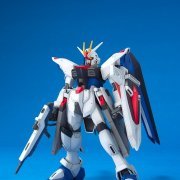1/100 自由高达