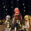 跪姿四人组！