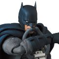 MAFEX 编号166 蝙蝠侠：缄默 STEALTH JUMPER BATMAN