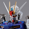 METAL BUILD   强袭高达 -赫利俄波利斯亮相版-