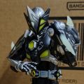 黑犀铠甲！合体！