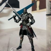 四海翻腾云水怒，五洲震荡风雷激，要扫除一切碎片君王，全无敌！