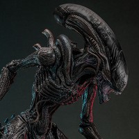 《异形：夺命舰》焦灼异形