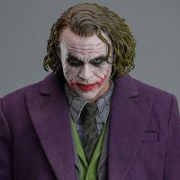 《蝙蝠侠：黑暗骑士》小丑1:6比例珍藏人偶