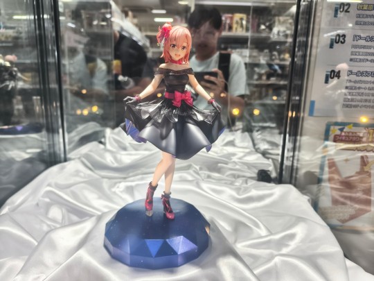 团子、秋葉原ラジオ会馆展柜