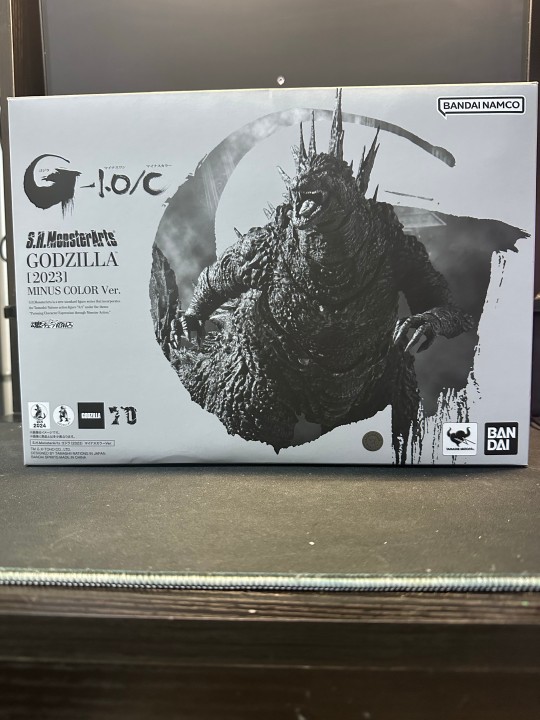 shm哥斯拉-1黑白