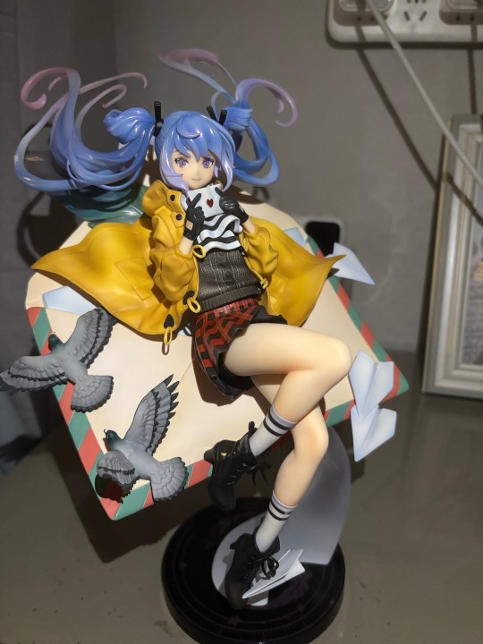 对这个造型和颜色搭配一见钟情