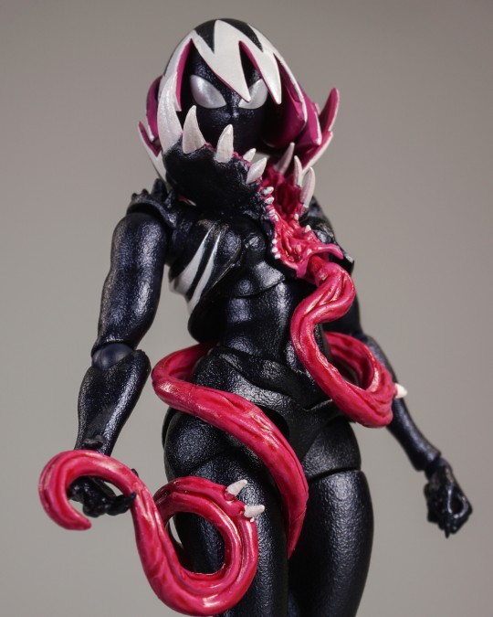 海洋堂毒液格温