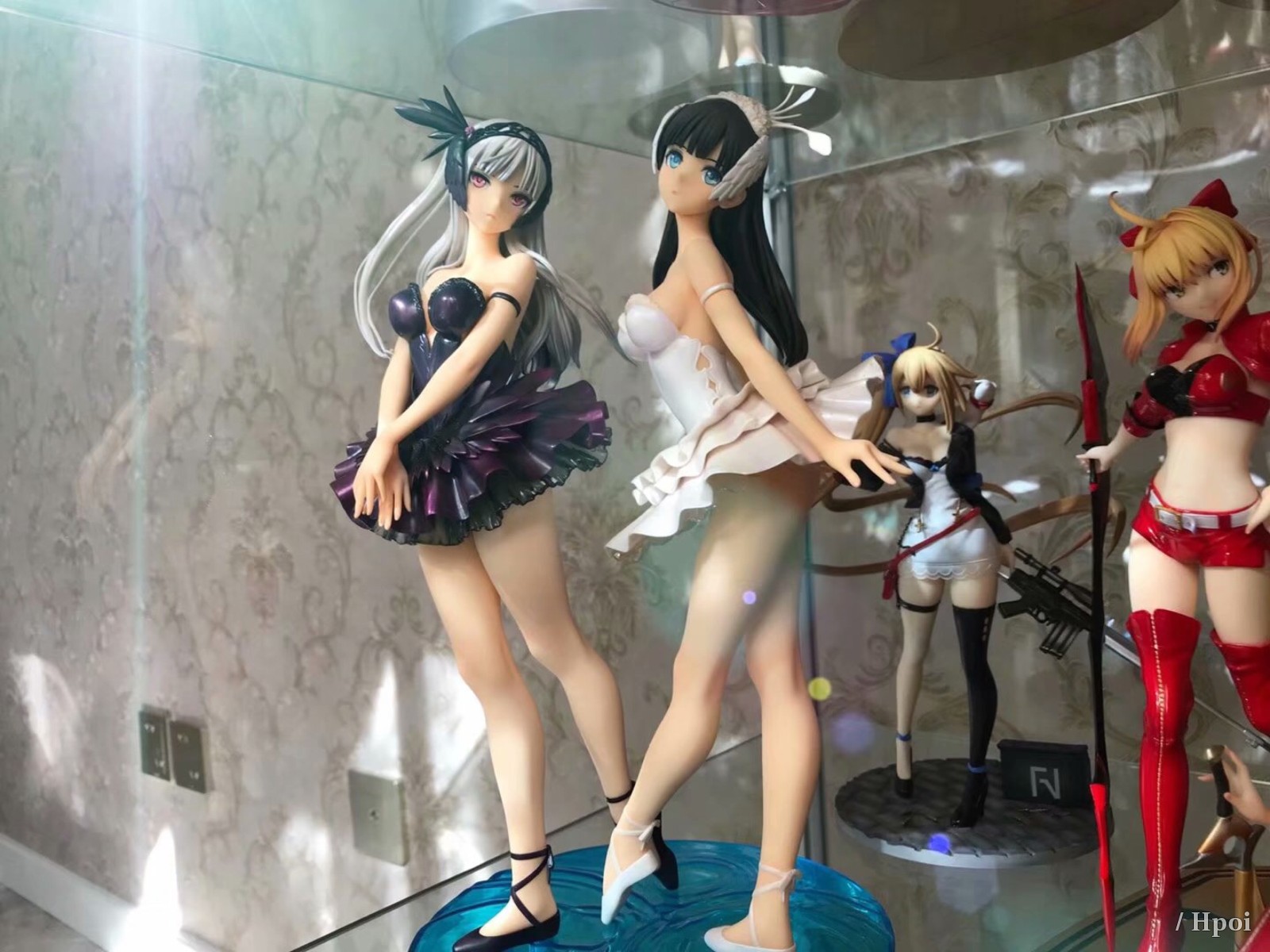白色的奥黛特 & 黑色的奥黛尔 套装