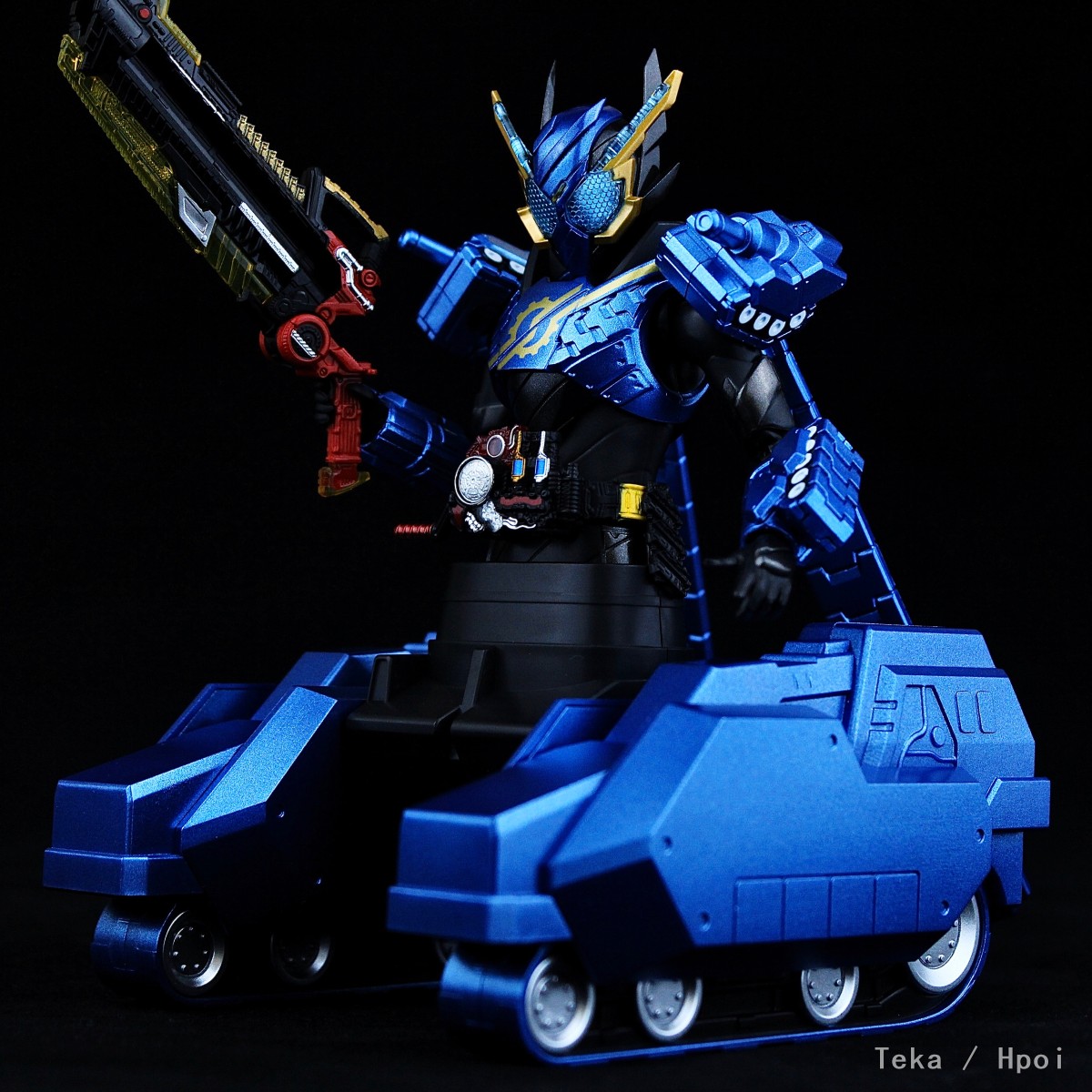 S.H.Figuarts Kamen Rider Build TankTank Form