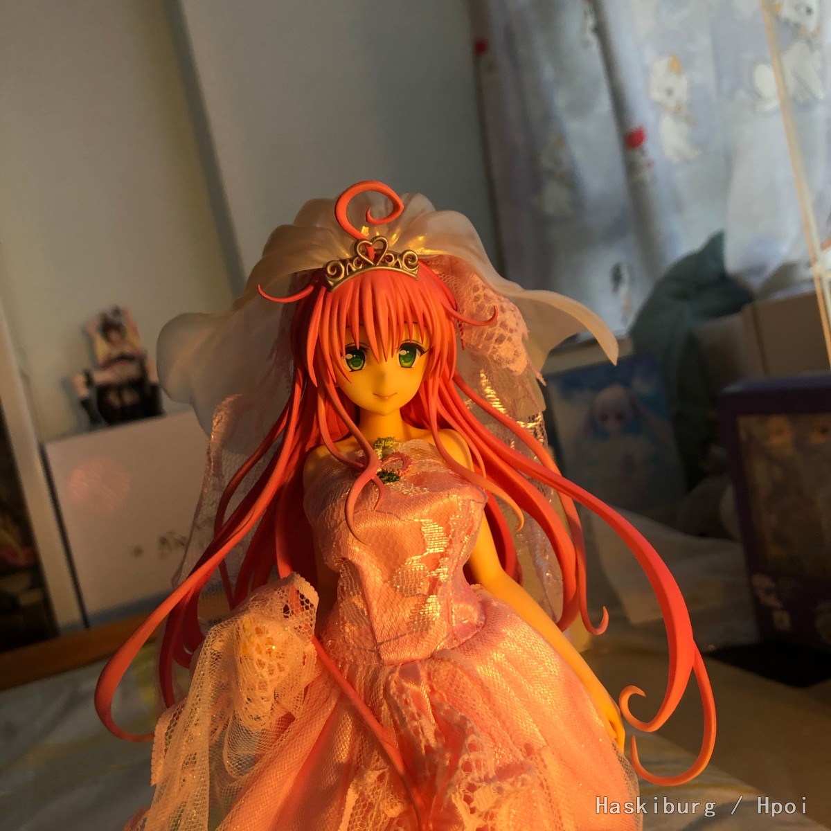 给内衣菈菈穿衣服