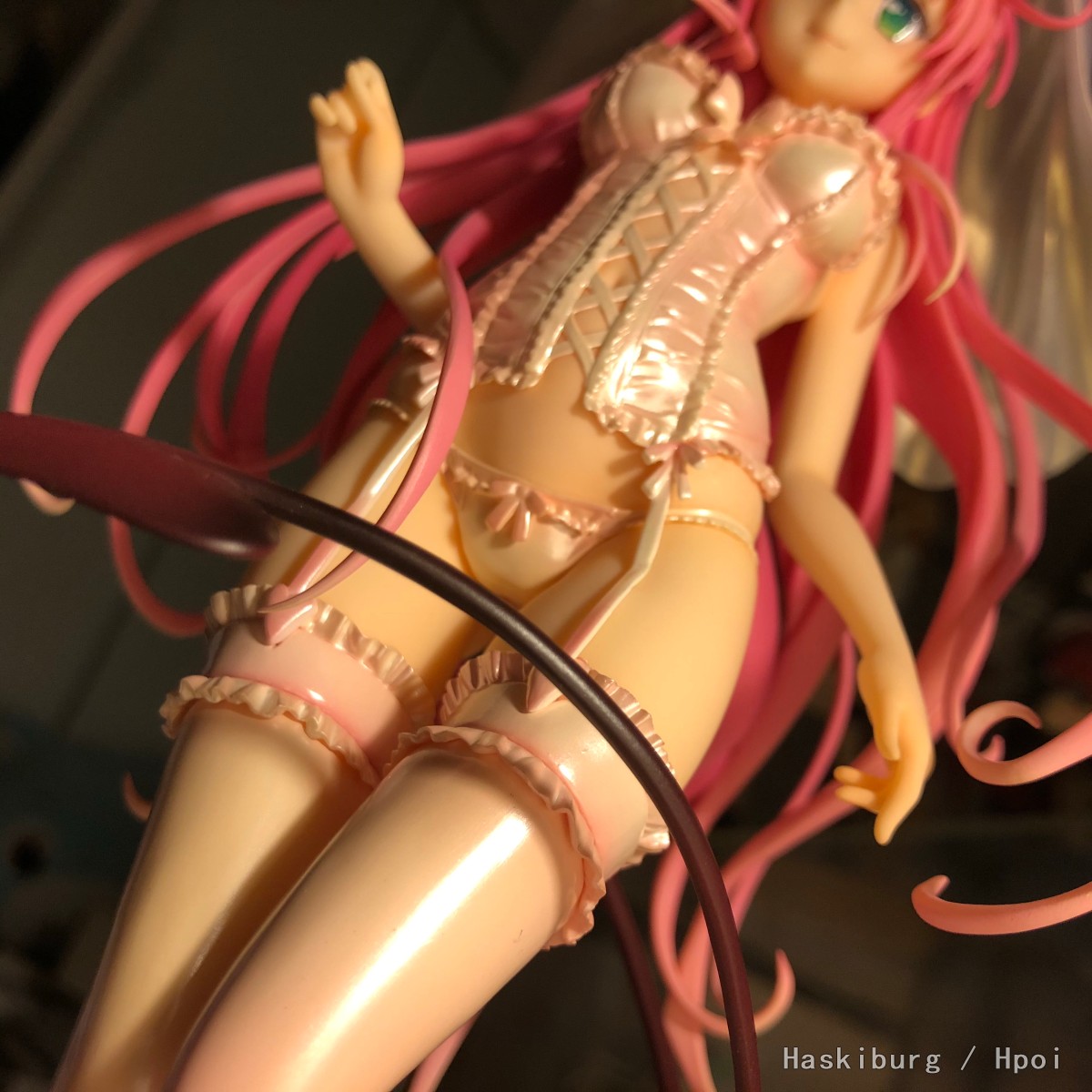 给内衣菈菈穿衣服