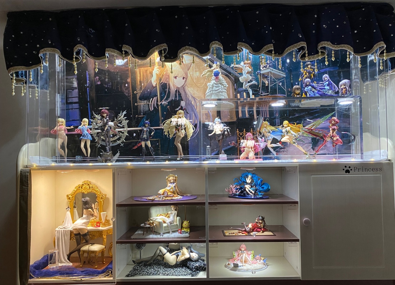 自己做的展示柜和手办的展示