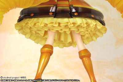 ビビッドイエロー