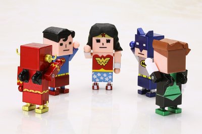 トレーディングミニフィギュア JUSTICE LEAGUE × コレジャナイ 