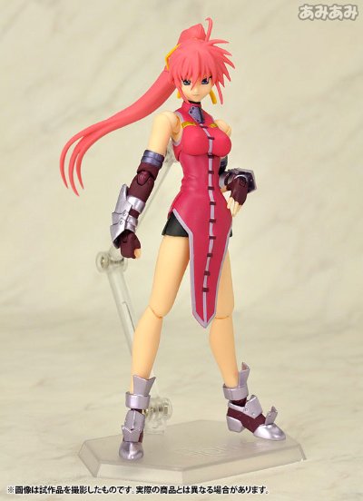 figma 魔法少女奈叶StrikerS シグナム 騎士服ver.