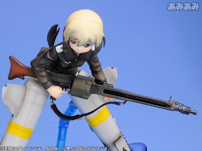 强袭魔女 エーリカ・ハルトマン 