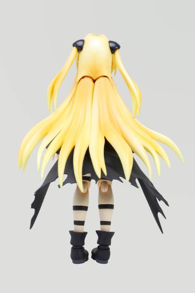 S.H.Figuarts  金色暗影