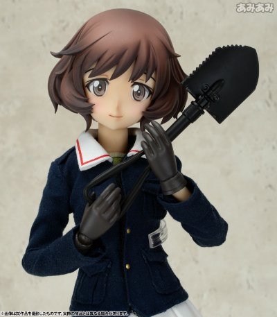 REAL ACTION HEROES No.690 RAH 少女与战车 秋山优花里