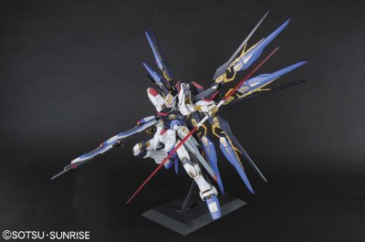 PG 机动战士高达SEED DESTINY  强袭自由高达