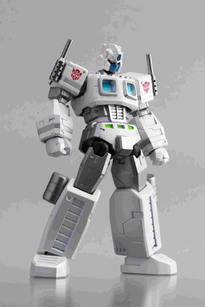 REVOLTECHNo.019变形金刚 フレンドショップ限定 ウルトラマグナス