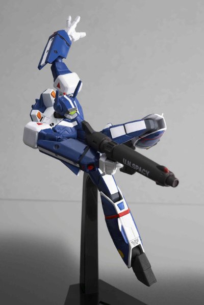 REVOLTECH No.034FS フレンドショップ限定 超时空要塞Macross スーパーバルキリーVF-1J マックス机