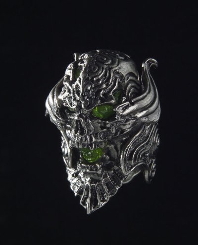 牙狼系列 换装铠甲与剧中道具第五作 心灭兽身牙狼与魔道指环扎尔巴战损版