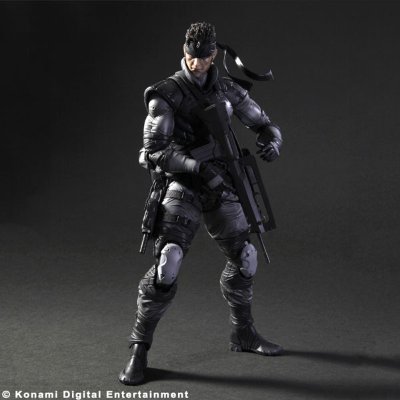 PlayArts改 メタルギアソリッド 索利德・斯内克 可动手办
