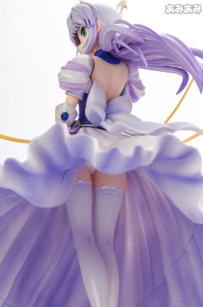 夜明前的琉璃色 菲娜・法姆・阿修莱特 皇家礼服版